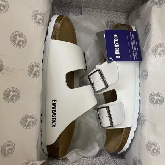 Birkenstock White Buckle Sandals - New with Tags - Picture 4 of 4